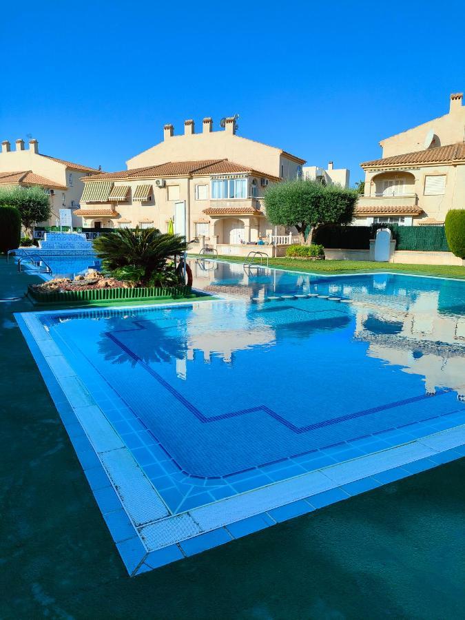 Casa De Buenos Dias Apartment Torrevieja Luaran gambar