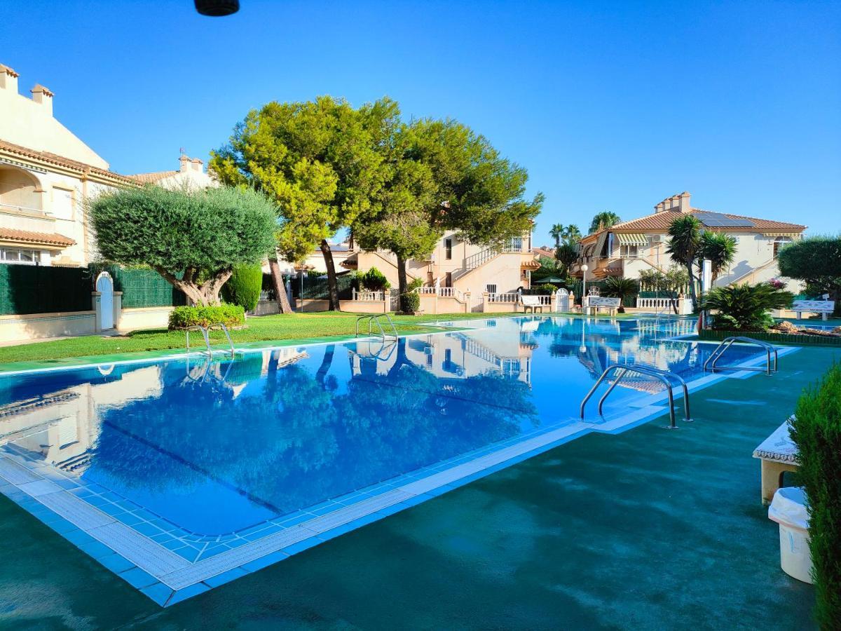 Casa De Buenos Dias Apartment Torrevieja Luaran gambar